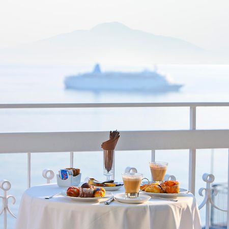 Boutique Hotel Regina Sorrento Exterior photo