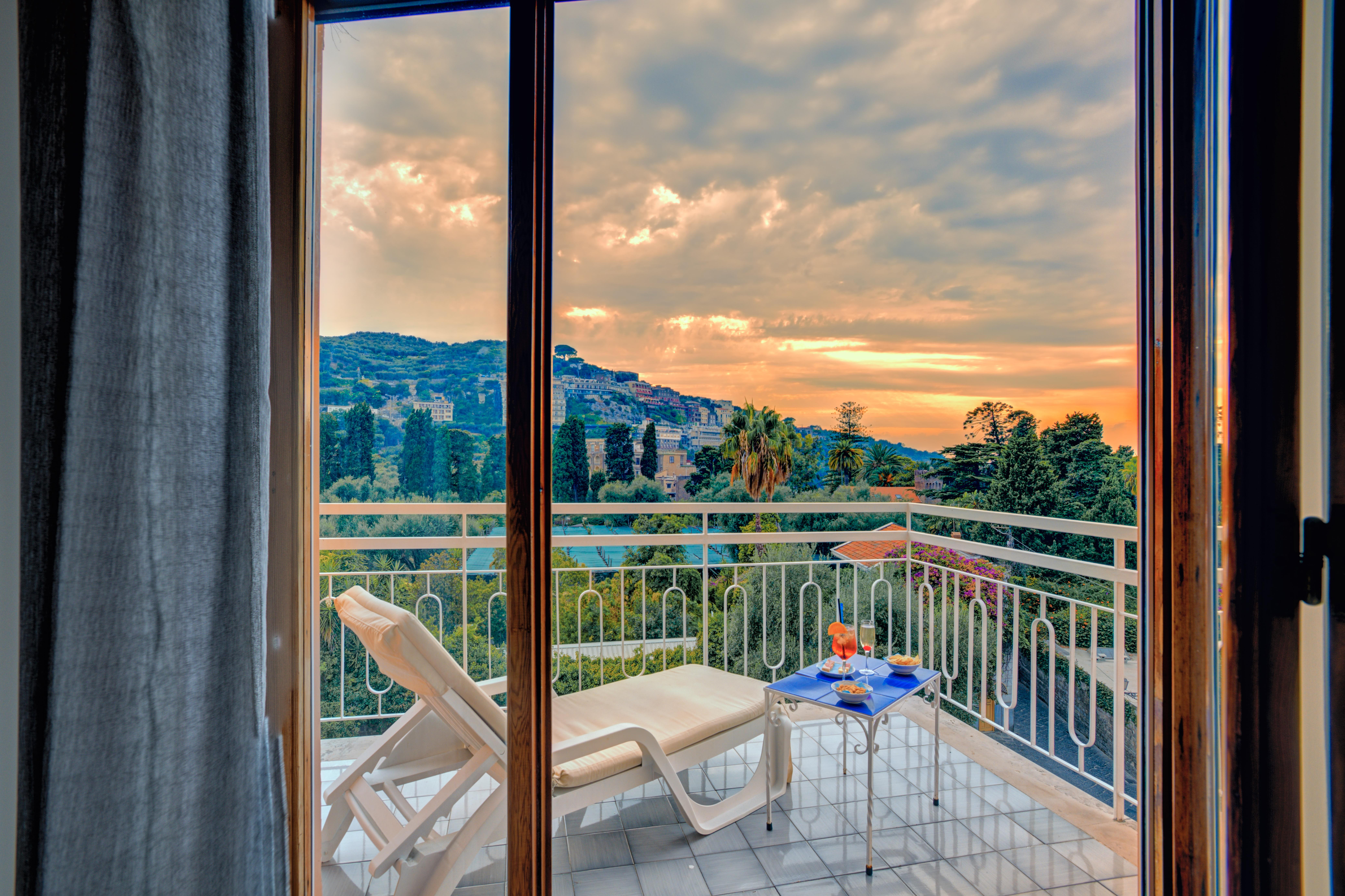Boutique Hotel Regina Sorrento Exterior photo