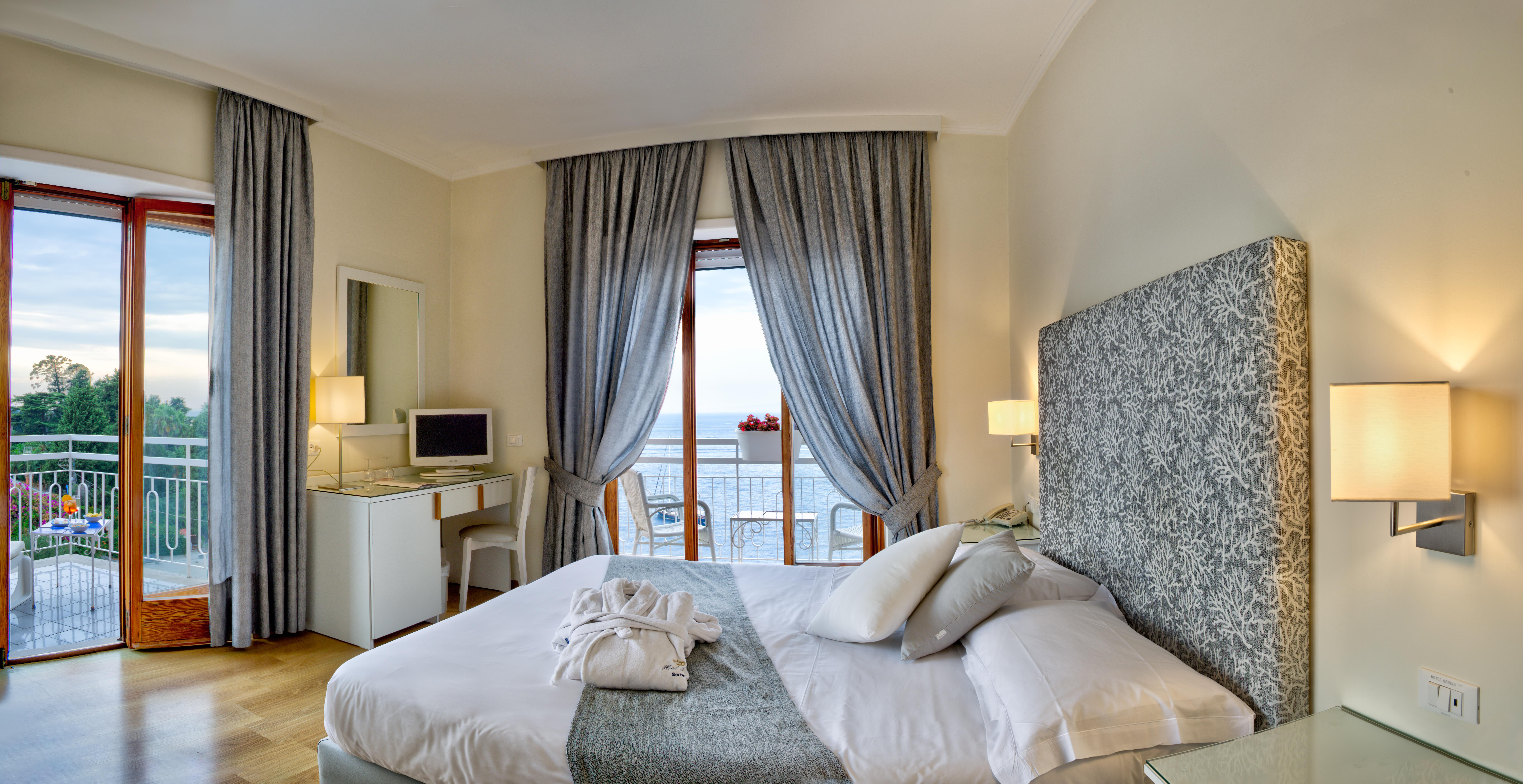 Boutique Hotel Regina Sorrento Exterior photo