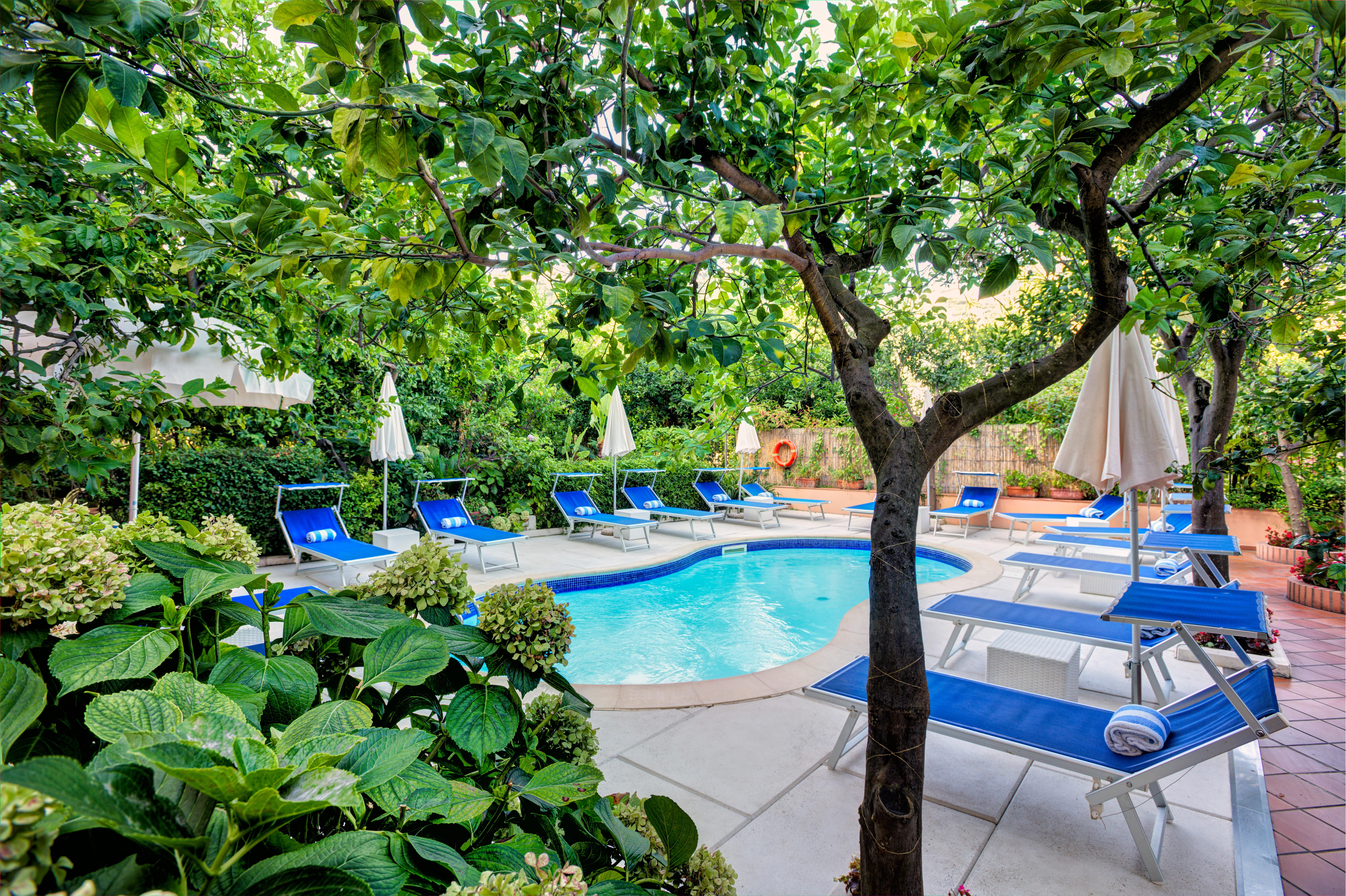 Boutique Hotel Regina Sorrento Exterior photo